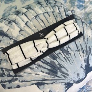 Baby Gap Newborn Black and White Striped Headband